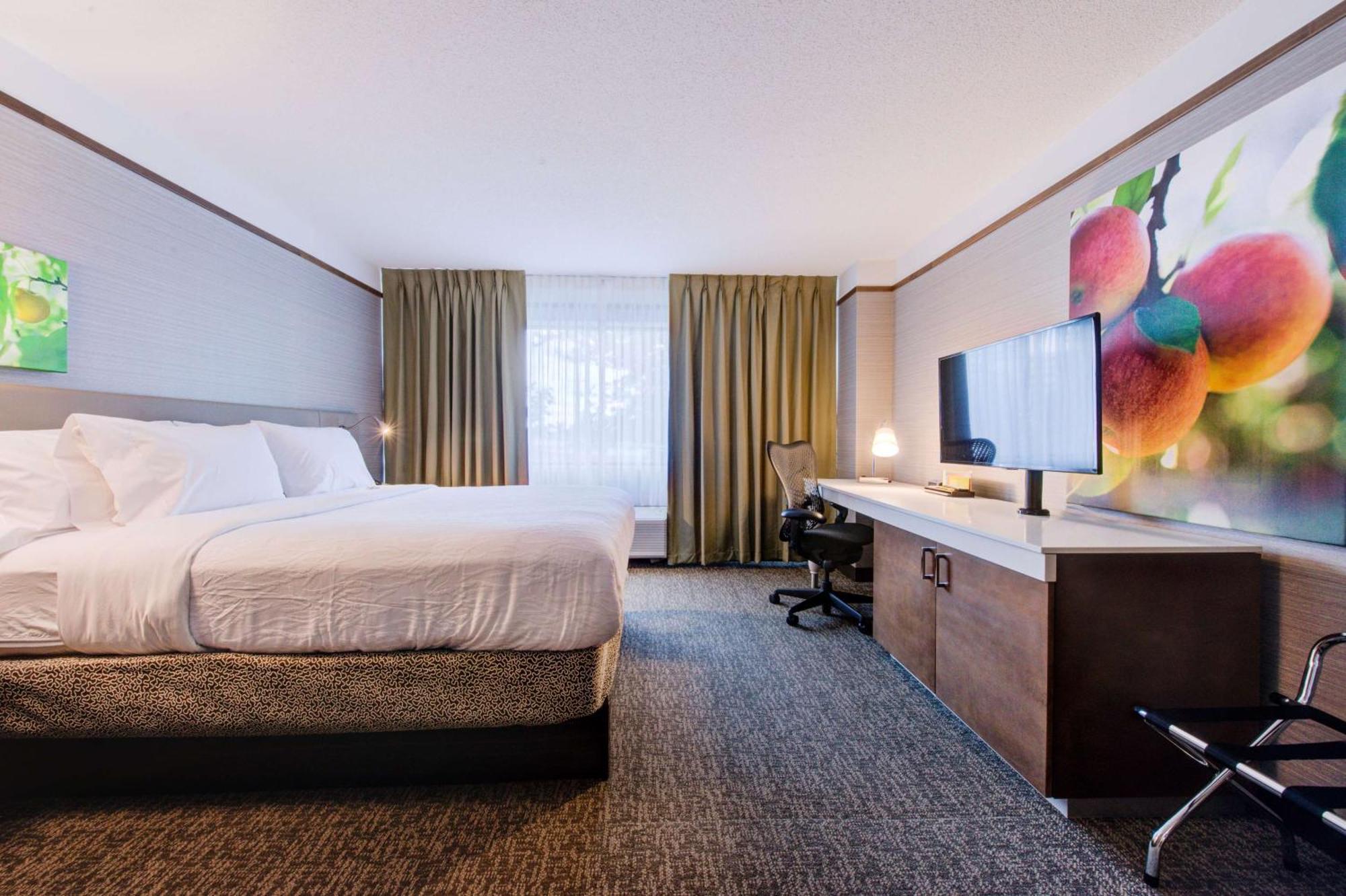 Hilton Garden Inn Detroit Southfield Exterior photo